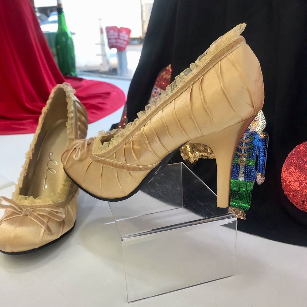 ⚜️Doll Satin Bow Heel Gold⚜️
     Brand New In Box - Picture 6 of 7